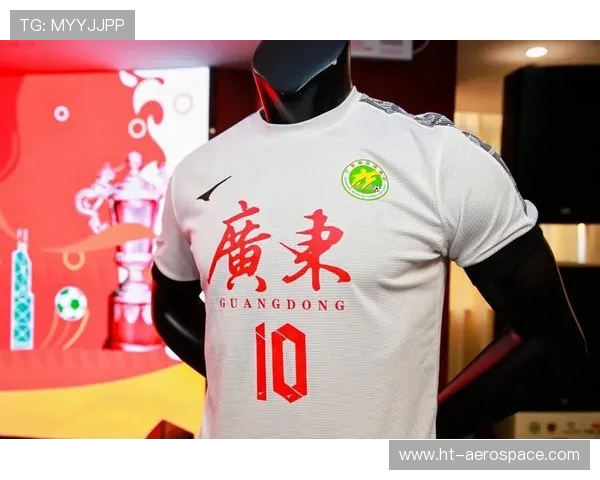 广州足球队在足球配合排行榜中荣登第八名展现团队实力与默契 广州足球队在足球配合排行榜中荣登第八名展现团队实力与默契