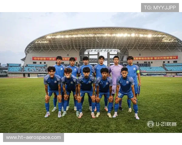 赛后分析：上海足球队与广州足球队的战术意识与表现对比探讨