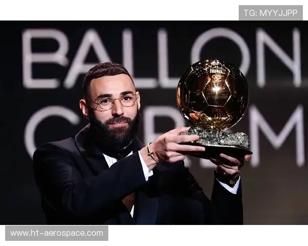 卡里姆·本泽马：从天赋少年到足坛巨星的传奇历程与辉煌成就